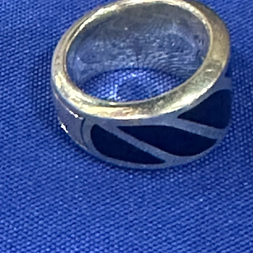 David Yurman Mens Silver Ring with Black Onyx.  Beautiful Band - Picture 3 of 3
